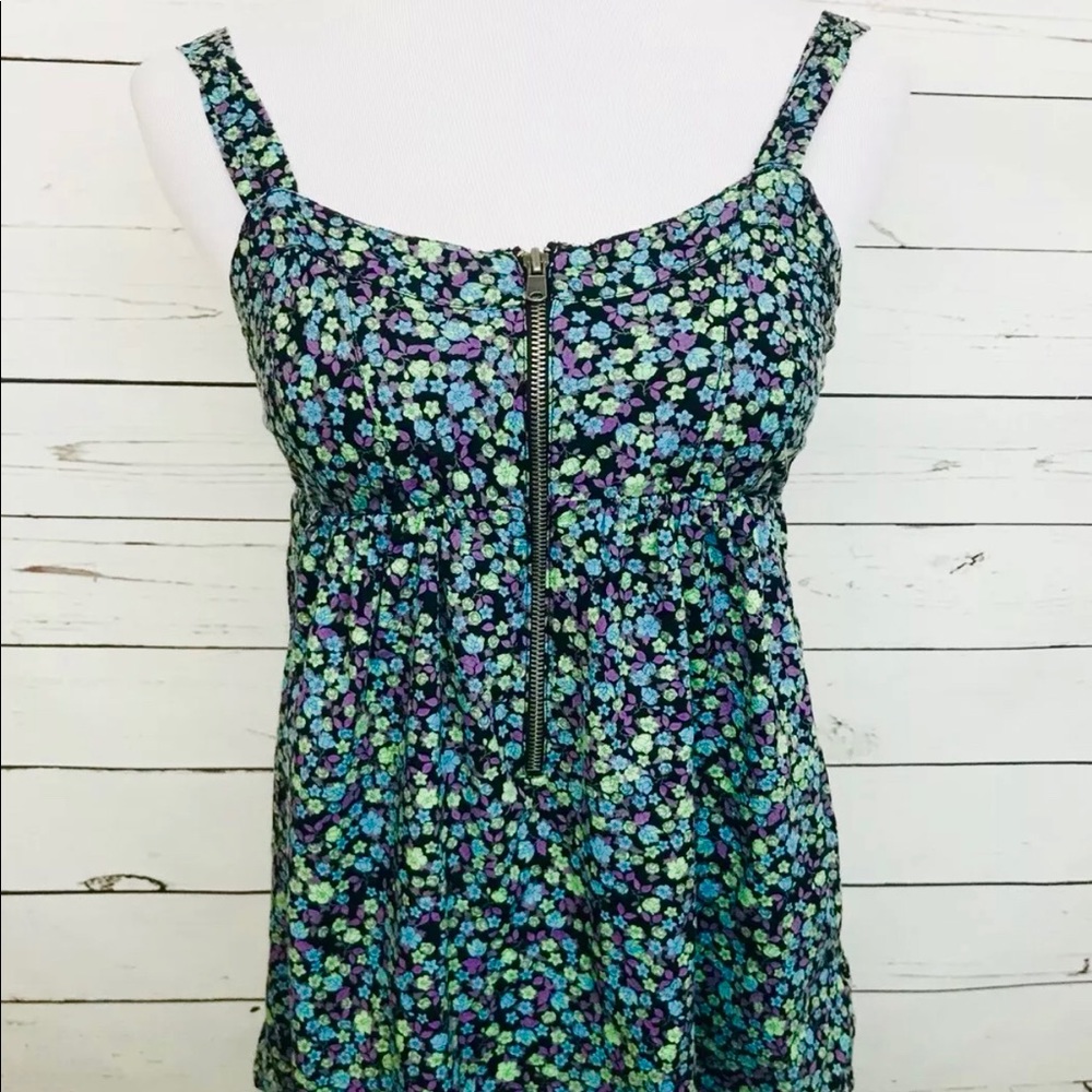 Decree floral top with zipper front
